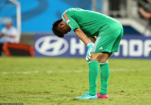 日本门将吃瓜,引发网友热议！