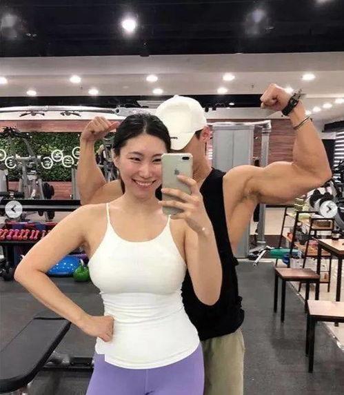 健身教练日常吃瓜,瓜果飘香，健康生活