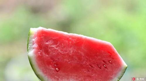 梦见死去的亲人吃瓜